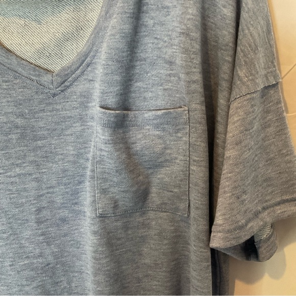 Sew in Love Women’s Short Sleeve V-Neck Denim Blue Size Large w/front pocket - Picture 7 of 12